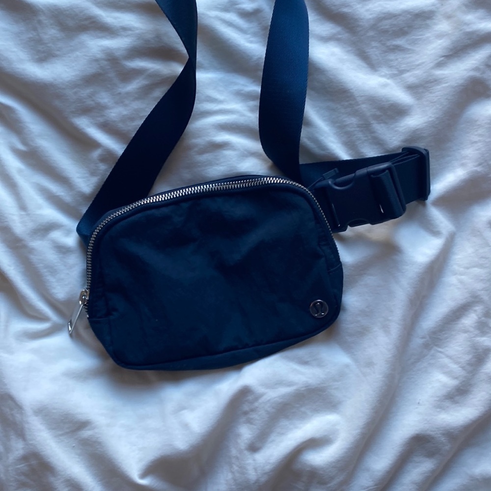 Lululemon dark blue buckle belt bag